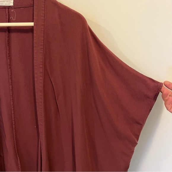 Aritzia Aitken Blouse Kimono Open Front Rayon Layering Top Red Azure Skies - Picture 10 of 13